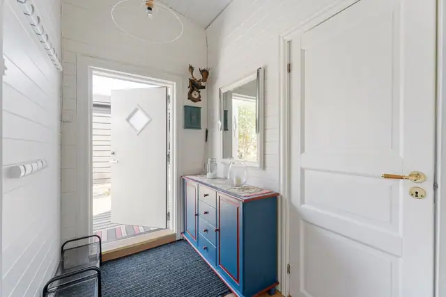 Entré med god plass for oppbevaring av yttertøy